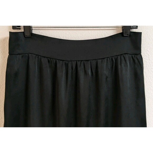 A Common Thread Black Silk Short Elastic Waist Skirt 8 - Picture 2 of 10